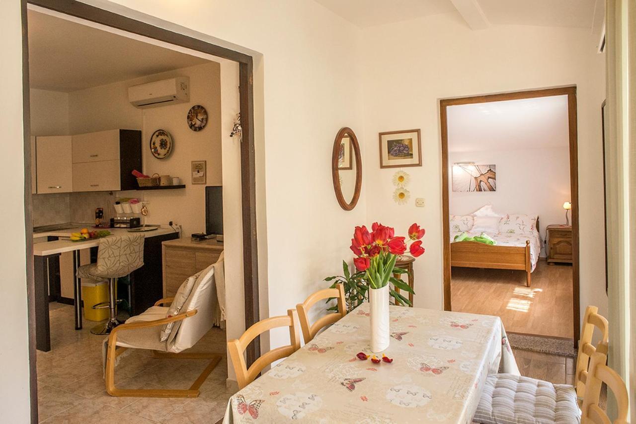 Apartment Lori Fažana Exteriör bild