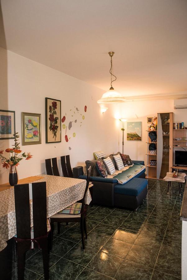 Apartment Lori Fažana Exteriör bild