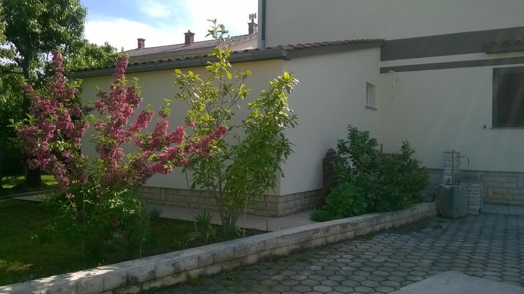 Apartment Lori Fažana Exteriör bild